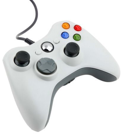 White Xbox 360 Wired Controller White Xbox 360 Wired Controller